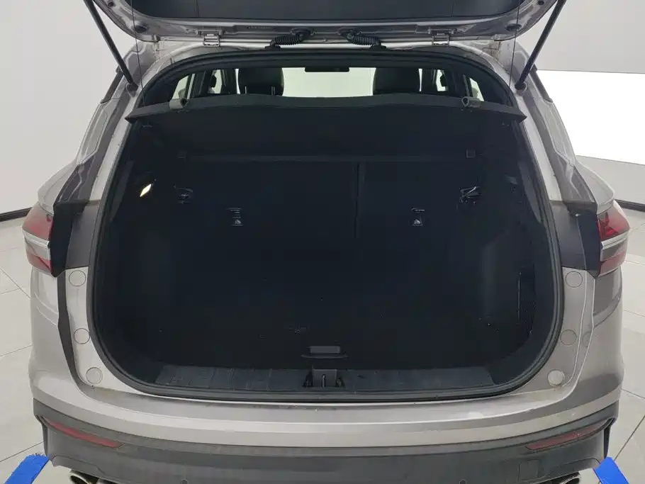Фото 4 - Geely Coolray