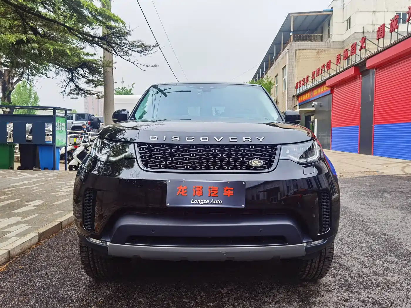 Land Rover Discovery 2017 3.0 SC V6 SE фото 2