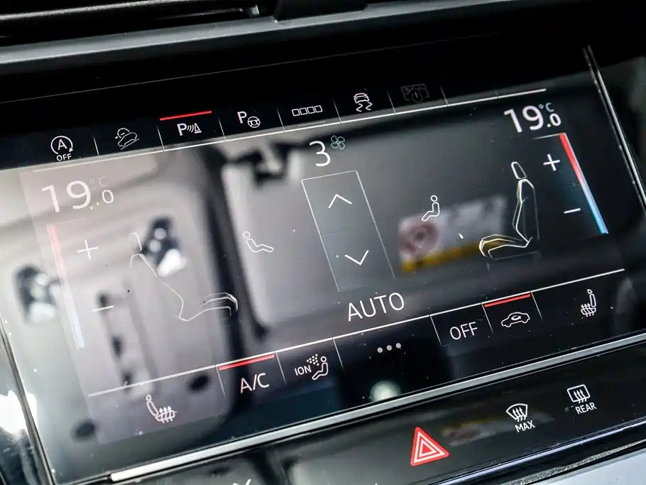 Photo 18 - Audi Q6
