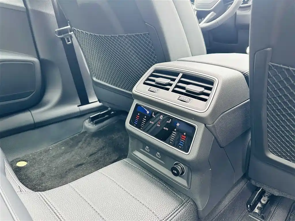 Audi A6L 2025 45 TFSI Premium Sport фото 10