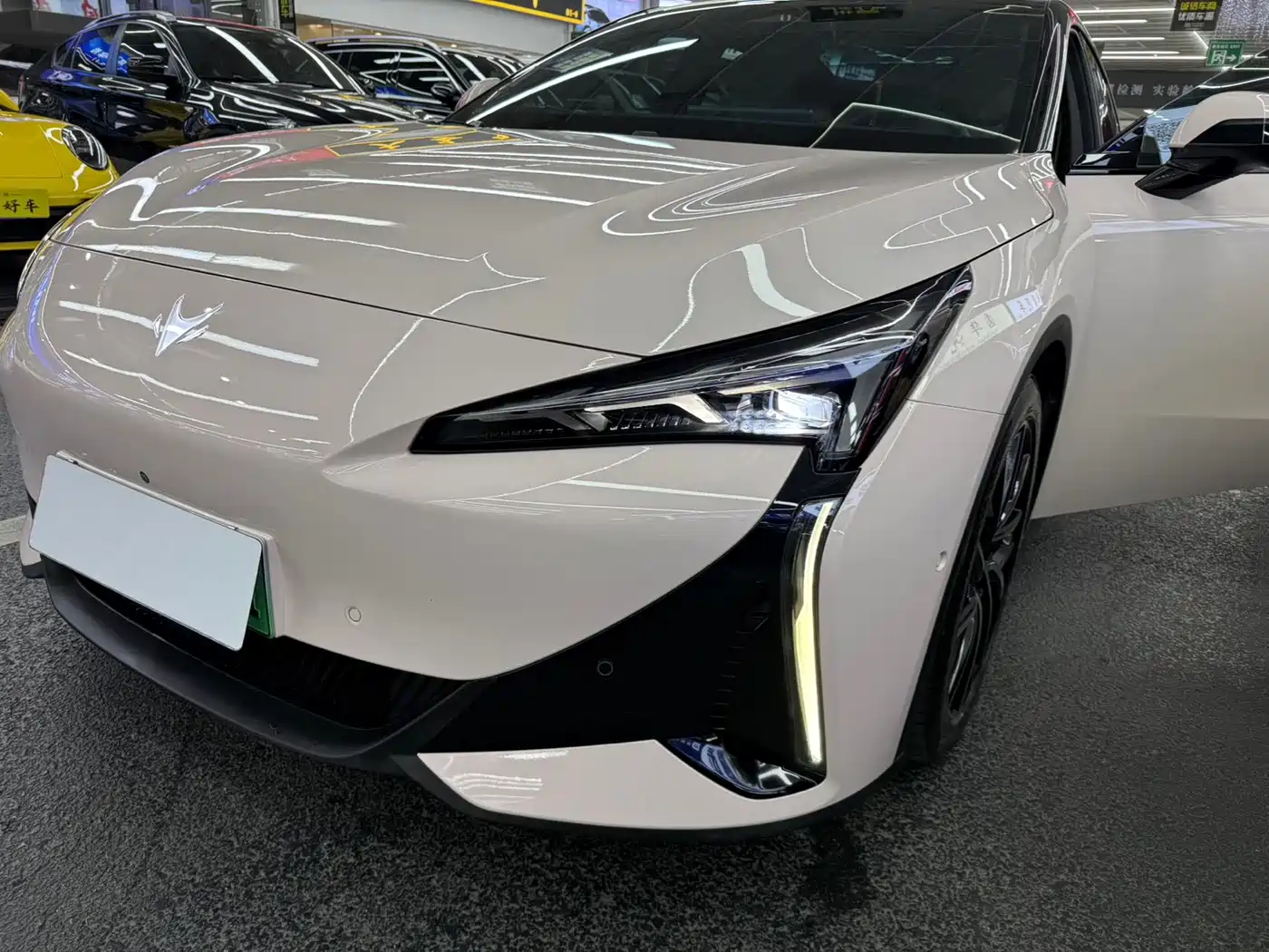 ARCFOX Alpha S5 2025 2025 Facelift 668MAX Divine Edition 200kW
