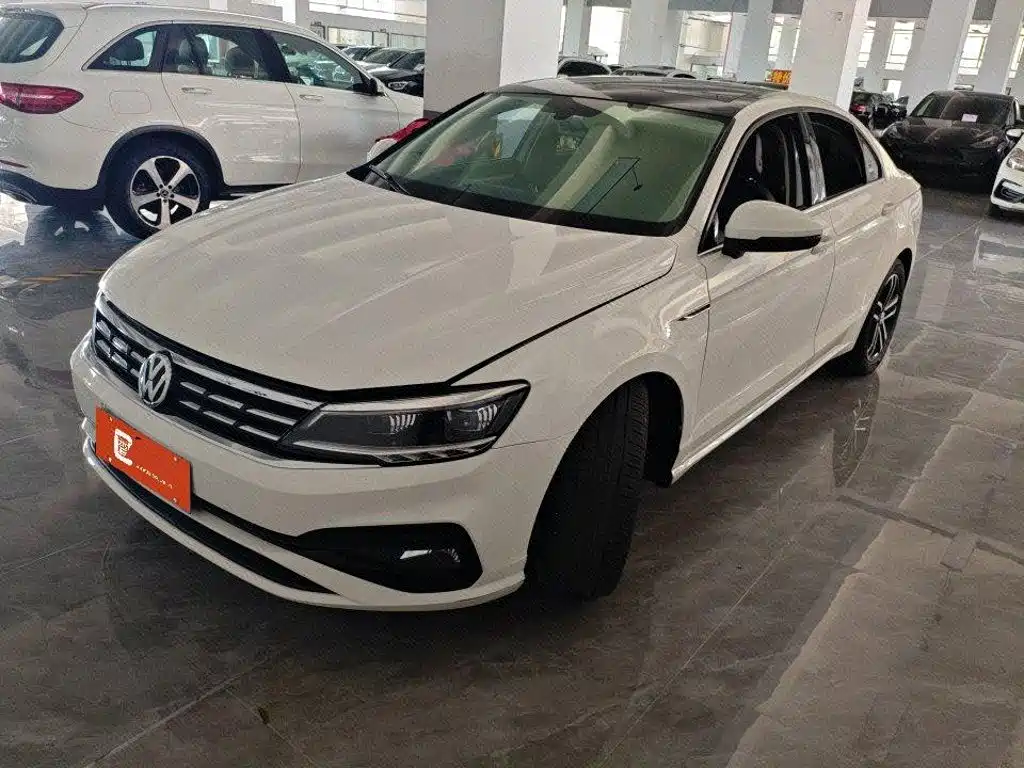 Photo 1 - Volkswagen Lamando