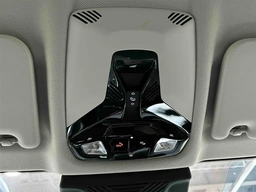 BMW X1 2023 sDrive20Li X Design Package фото 8