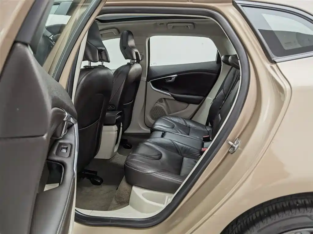 Volvo V40 2014 Cross Country T5 AWD Premium фото 15