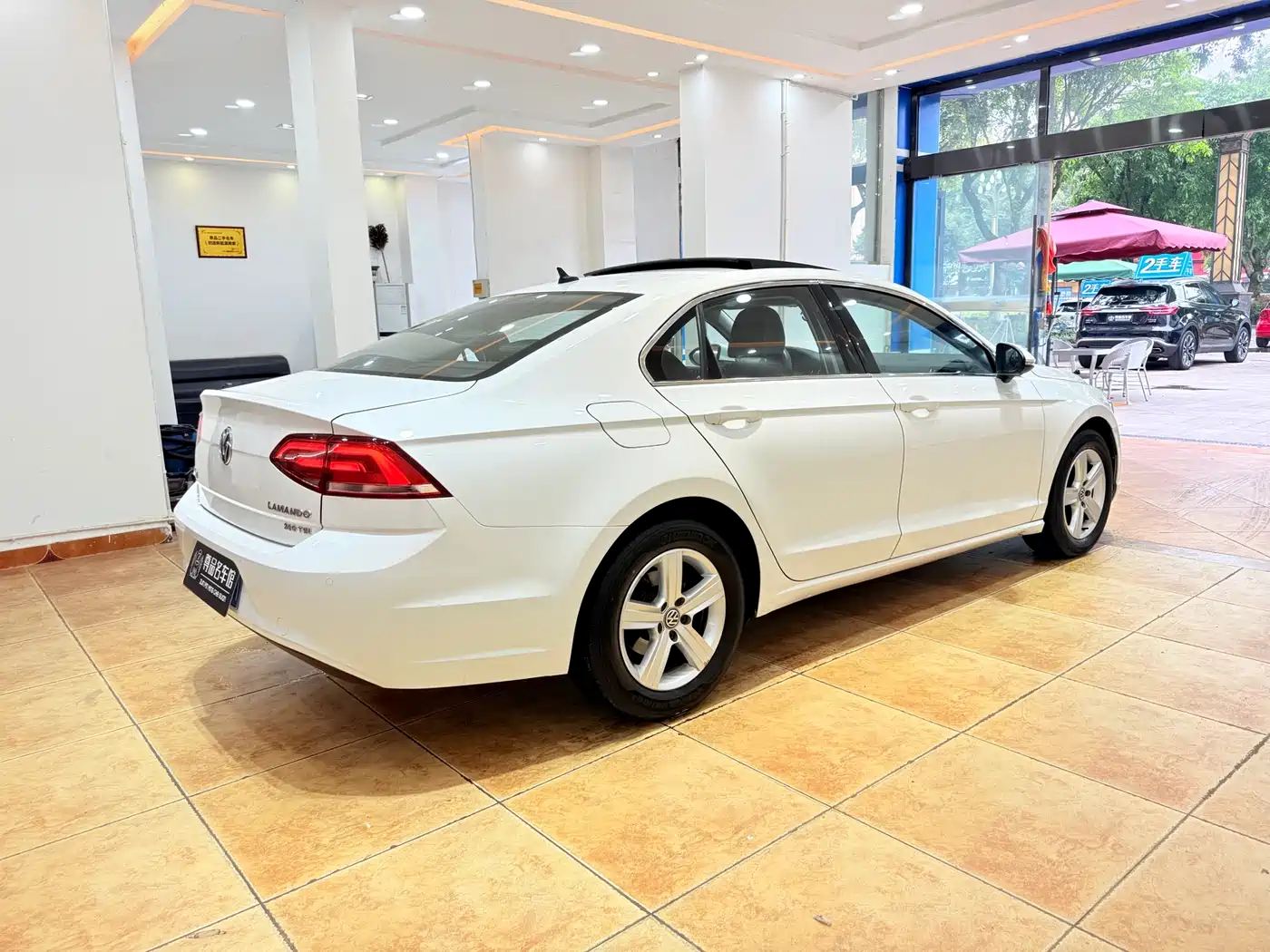 Volkswagen Lamando 2017 230TSI DSG Trend Edition фото 4