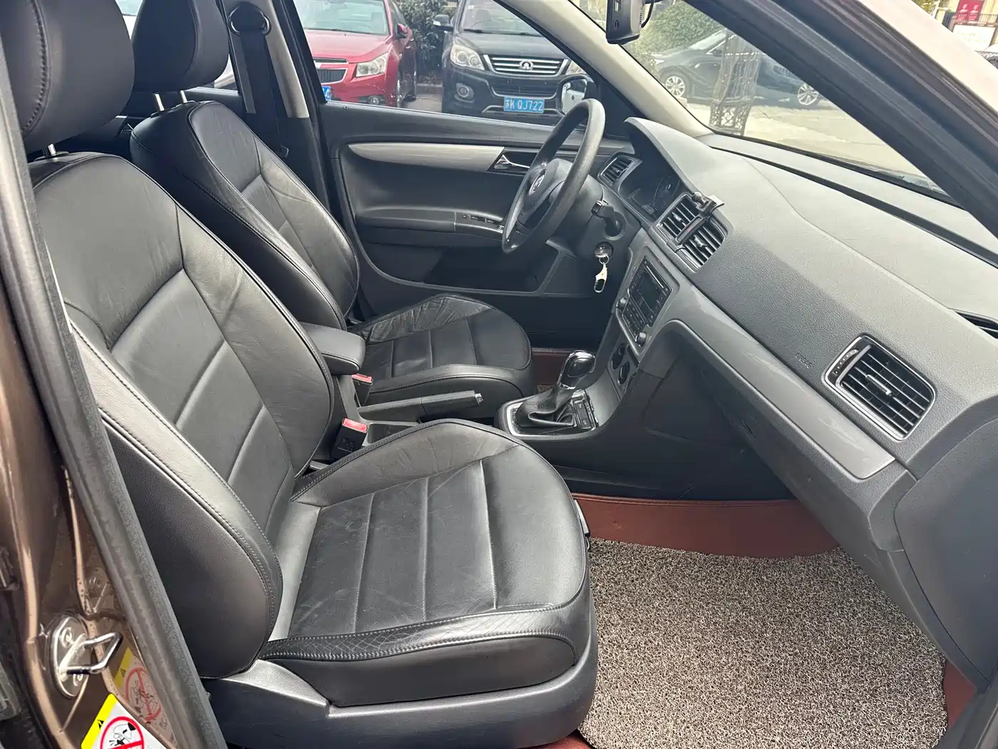 Volkswagen Lavida Tour 2013 1.6L Automatic Comfort фото 9