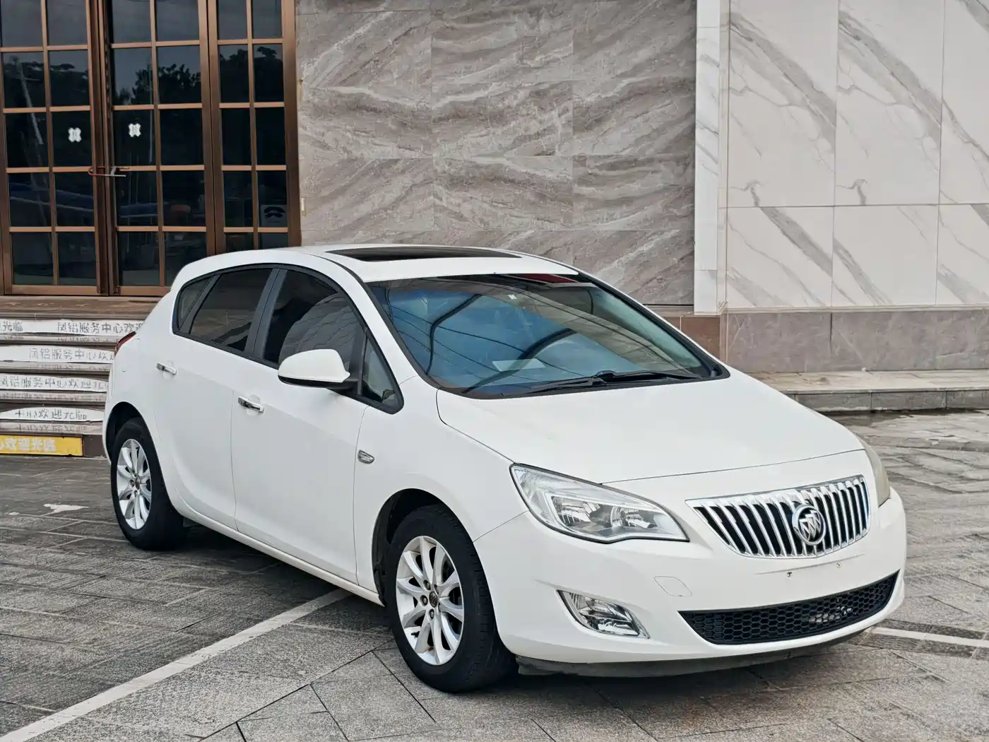 Buick Excelle 2014 XT 1.6L Automatic Fashion фото 5