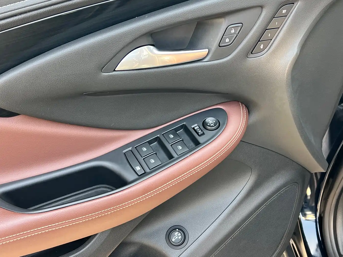Buick Envision Plus 2020 20T FWD Luxury фото 4