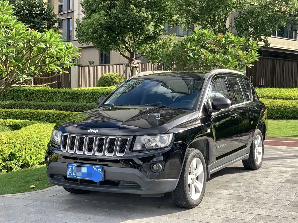 Jeep Compass (Import) 2015 2015 2.0L 2WD Sport