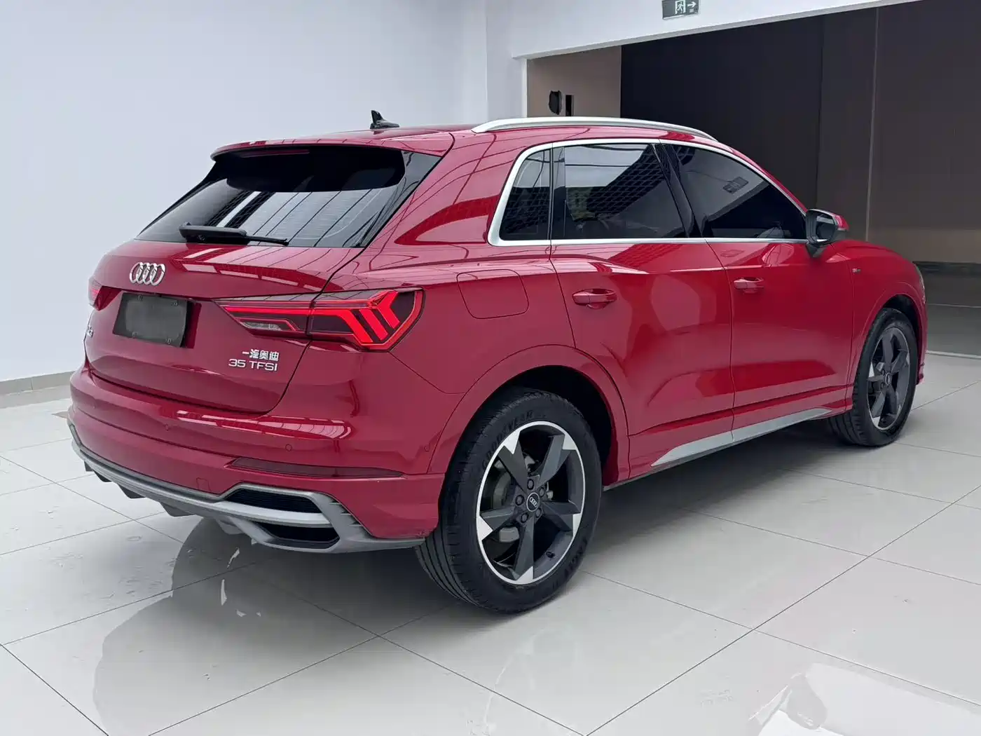 AUDI Q3