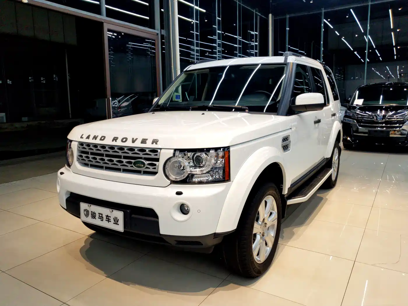 Land Rover Discovery 2013 3.0 SDV6 HSE Diesel фото 3