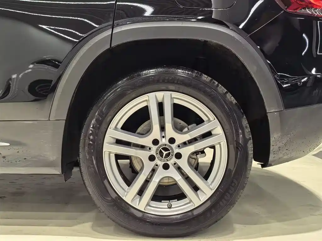 MERCEDES-BENZ GLB