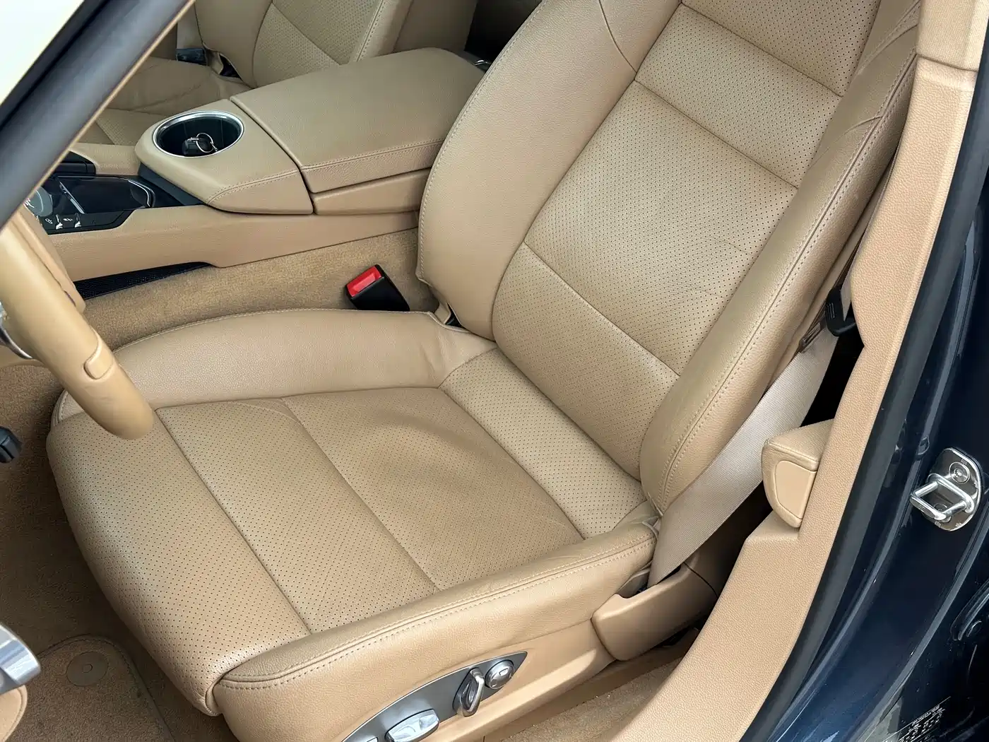 Porsche Panamera 2013 Panamera 4 Platinum Edition 3.6L фото 11