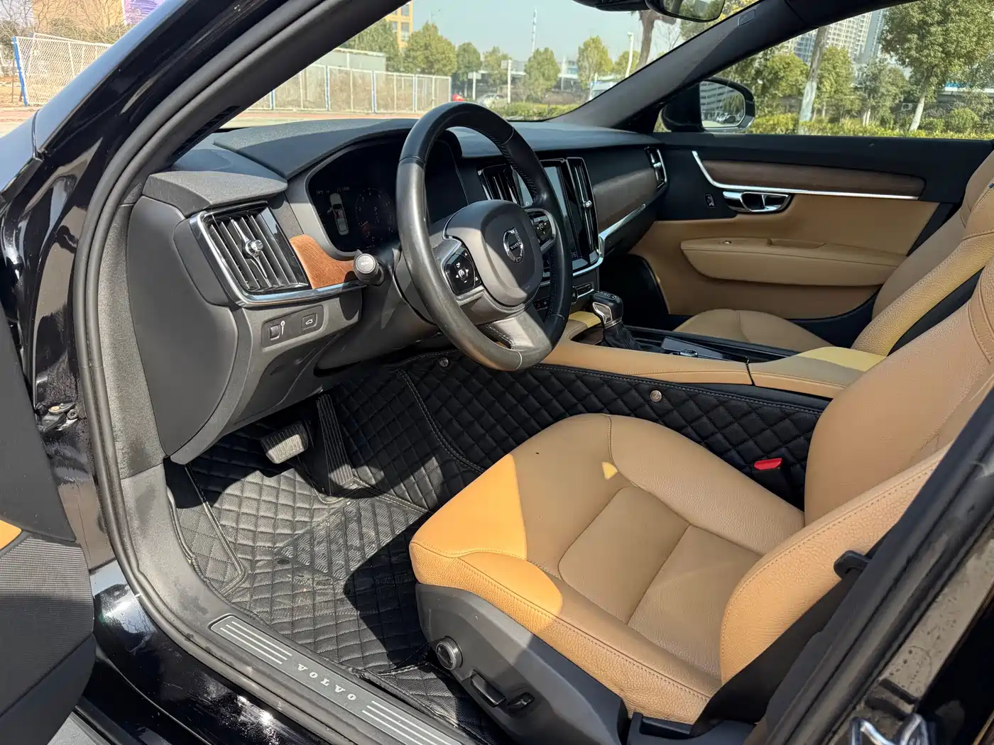 Volvo S90 2020 T5 Momentum Luxury Edition фото 10