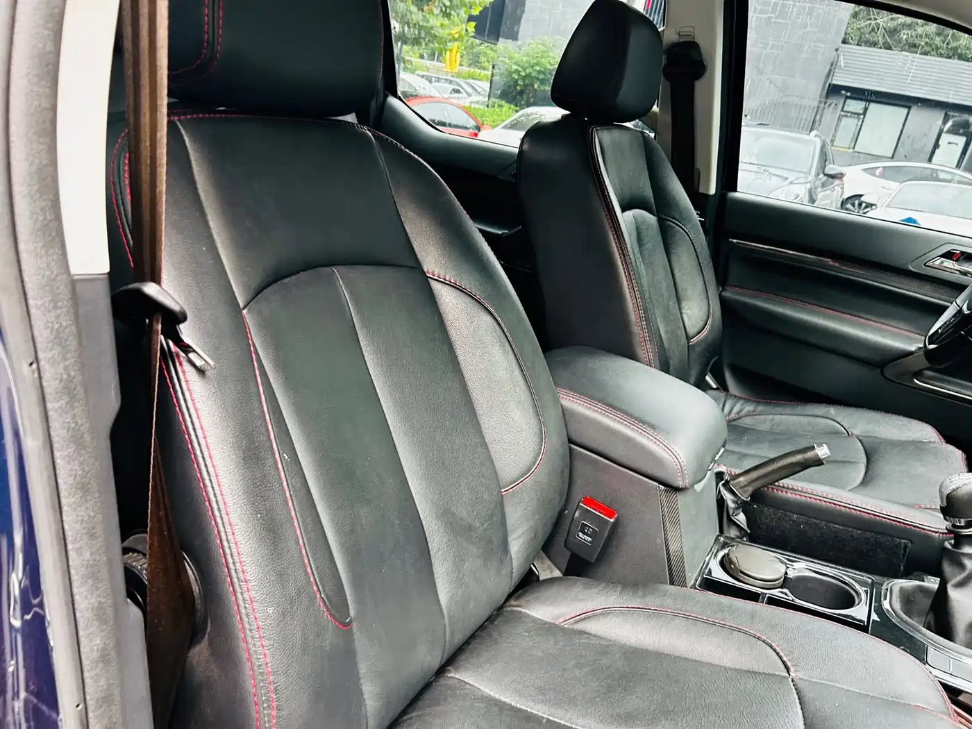 Huanghai N3 2019 2019 2.4T Manual 4WD Premium Edition China VI 4K22D4T