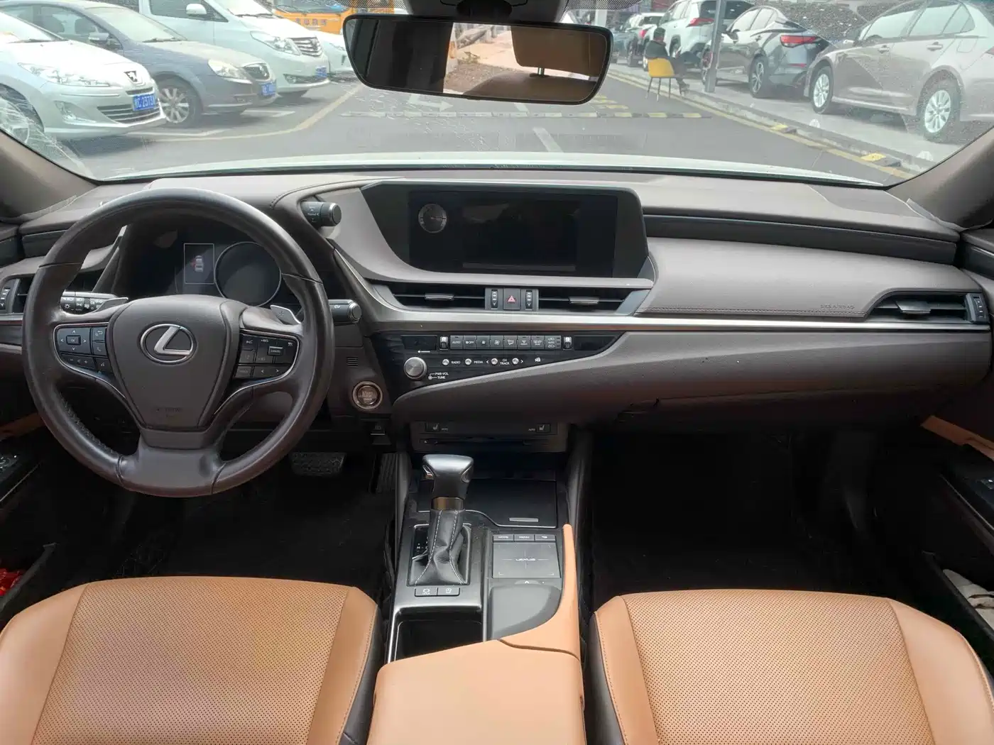 Фото 4 - Lexus ES