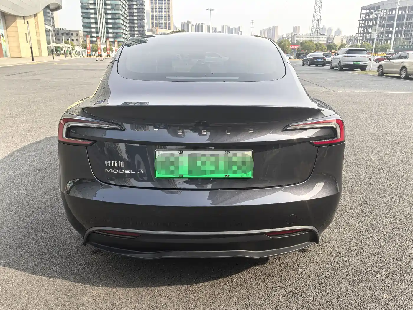 TESLA MODEL 3