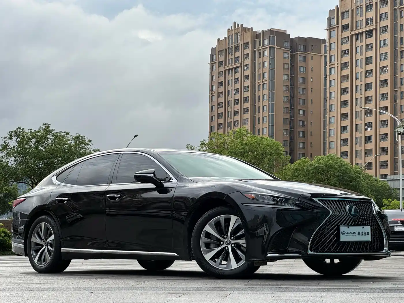 Lexus LS 2018 350 Excellence Edition China V фото 3