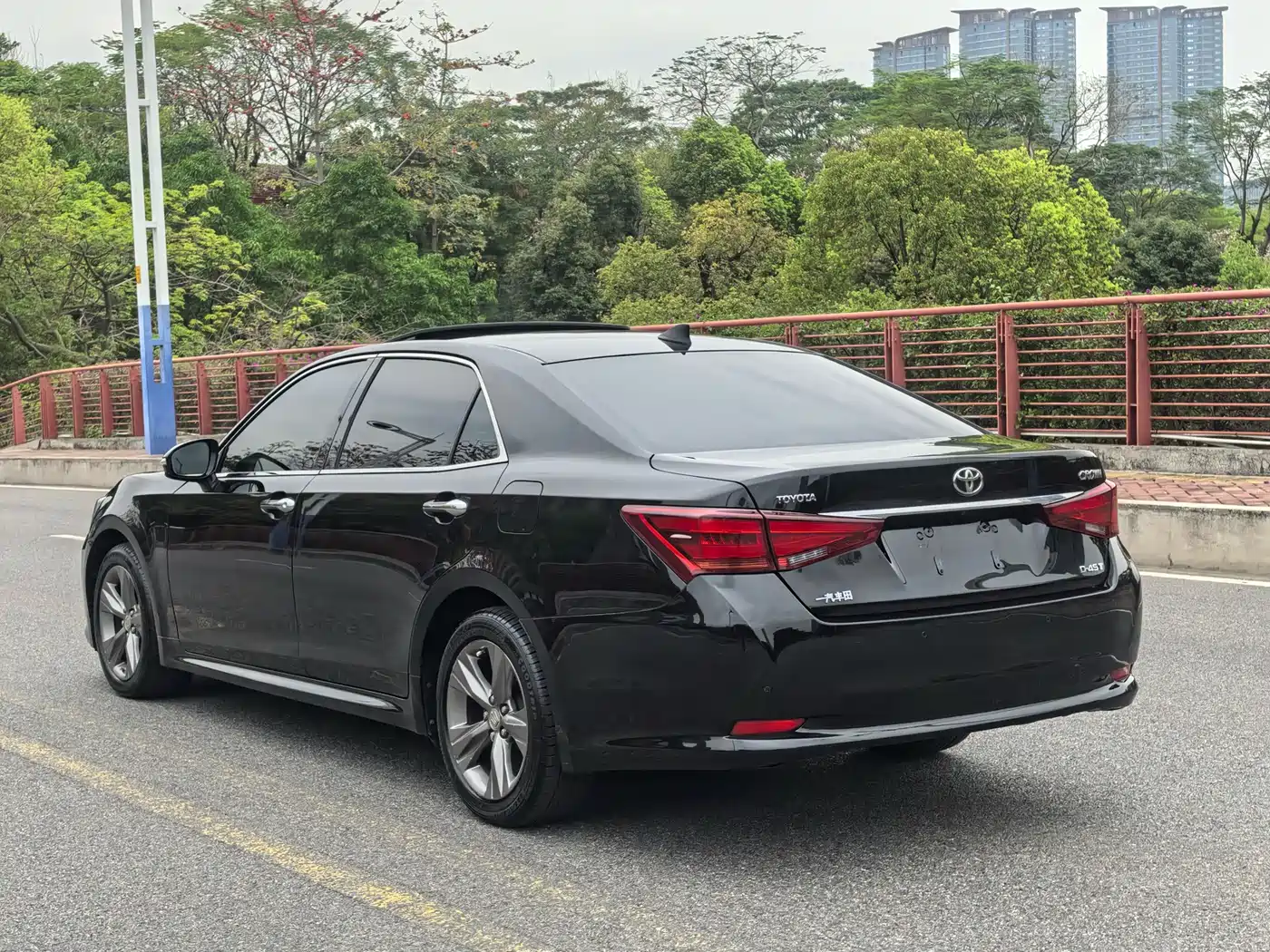 Toyota Crown 2015 2.0T Fashion фото 8