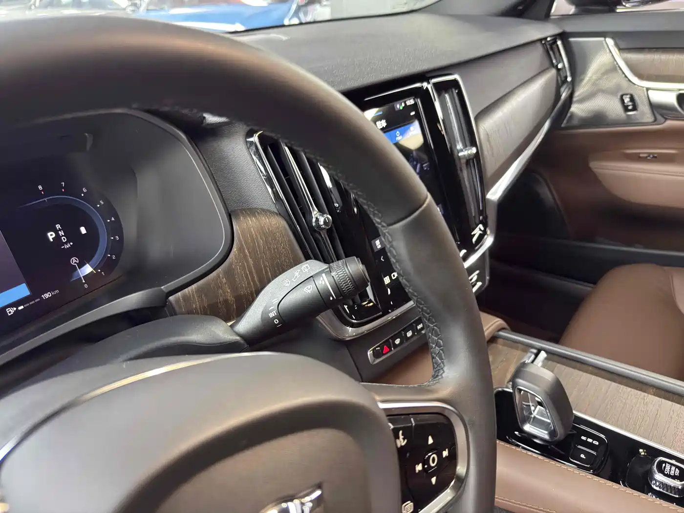 VOLVO V90