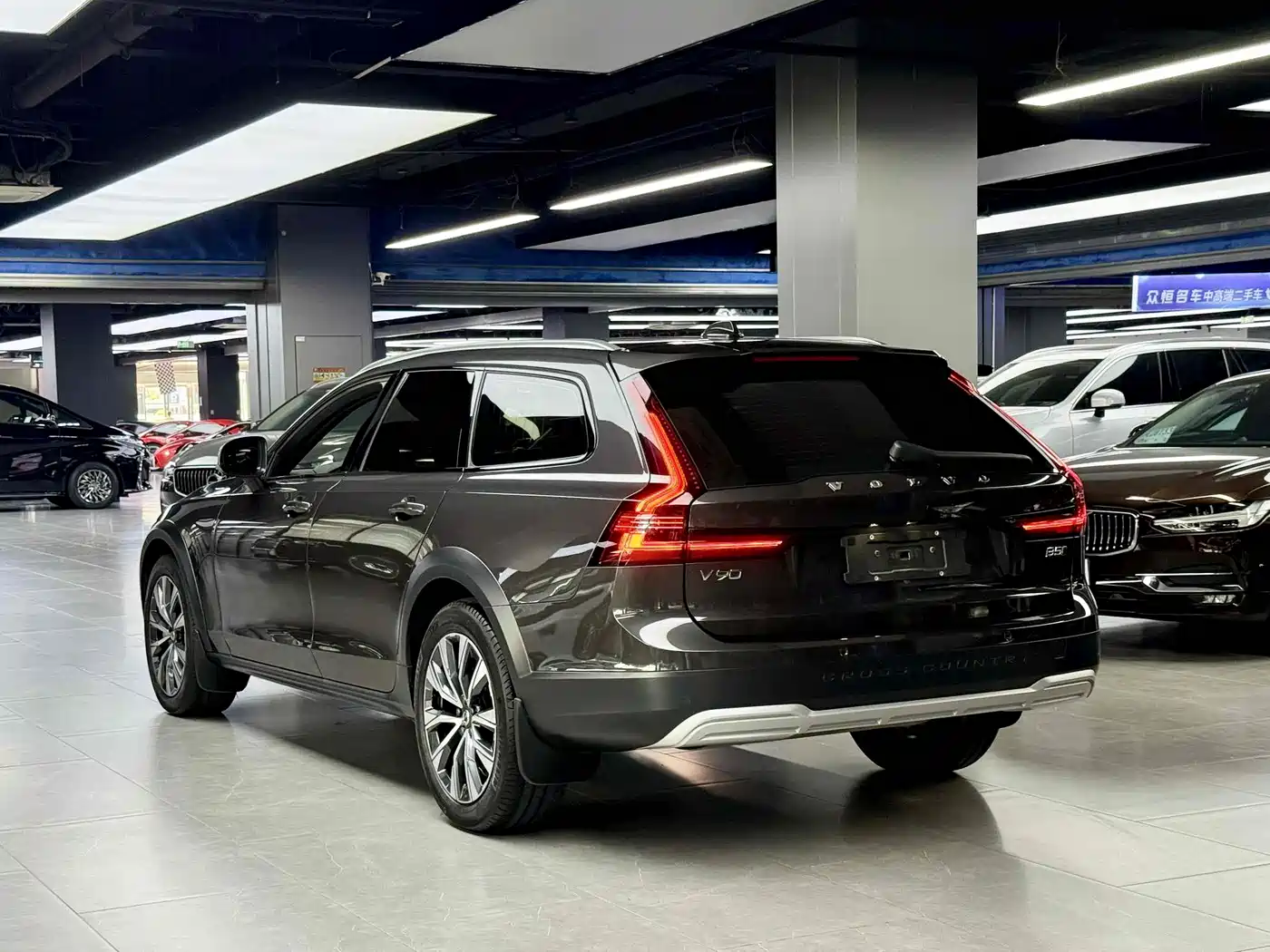 VOLVO V90