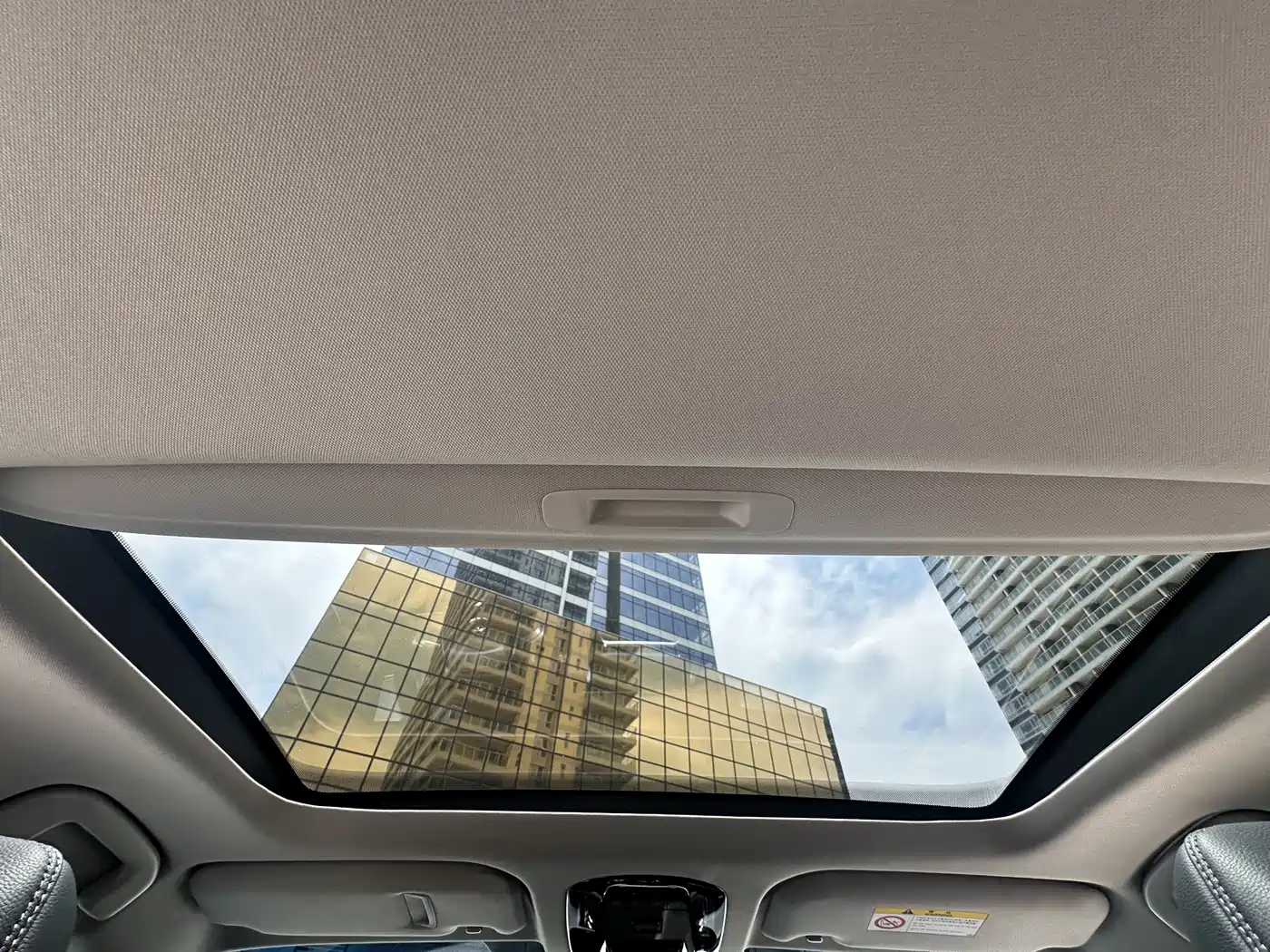 Toyota Venza 2022 2.0L CVT 2WD Premium фото 19
