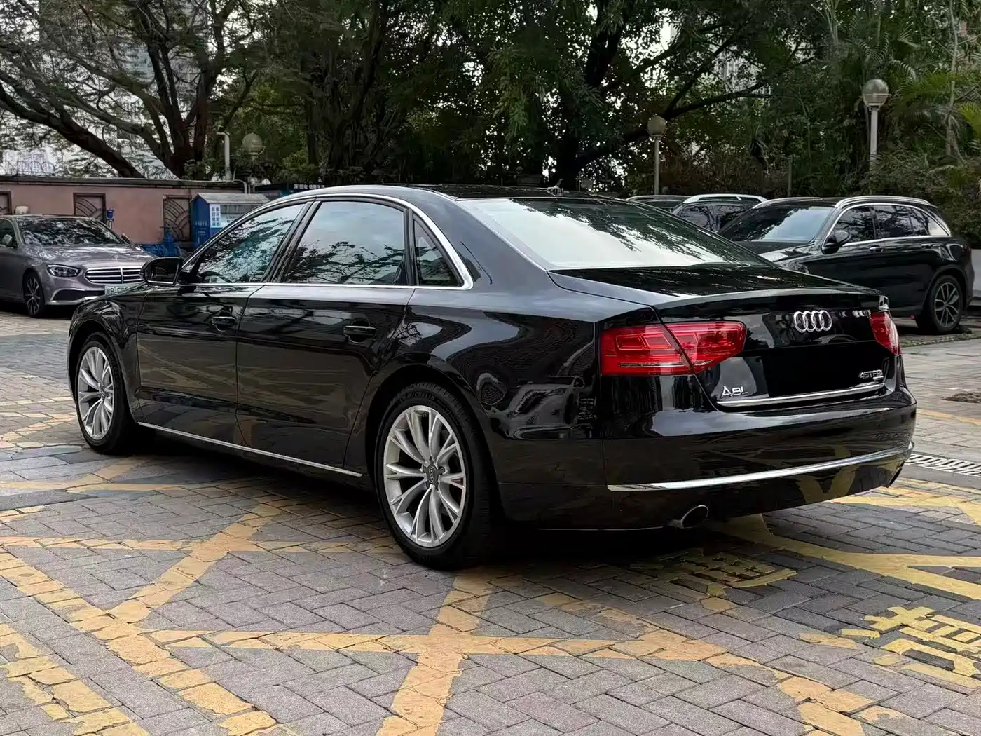 Audi A8 2012 A8L 45 TFSI quattro Luxury фото 9