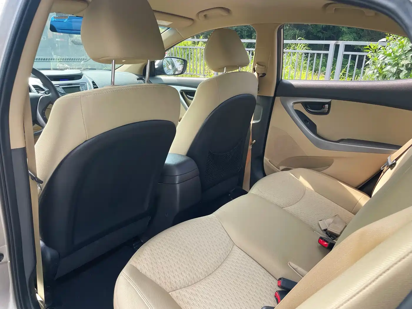 Hyundai Langdong 2012 1.6L Automatic Fashion фото 16