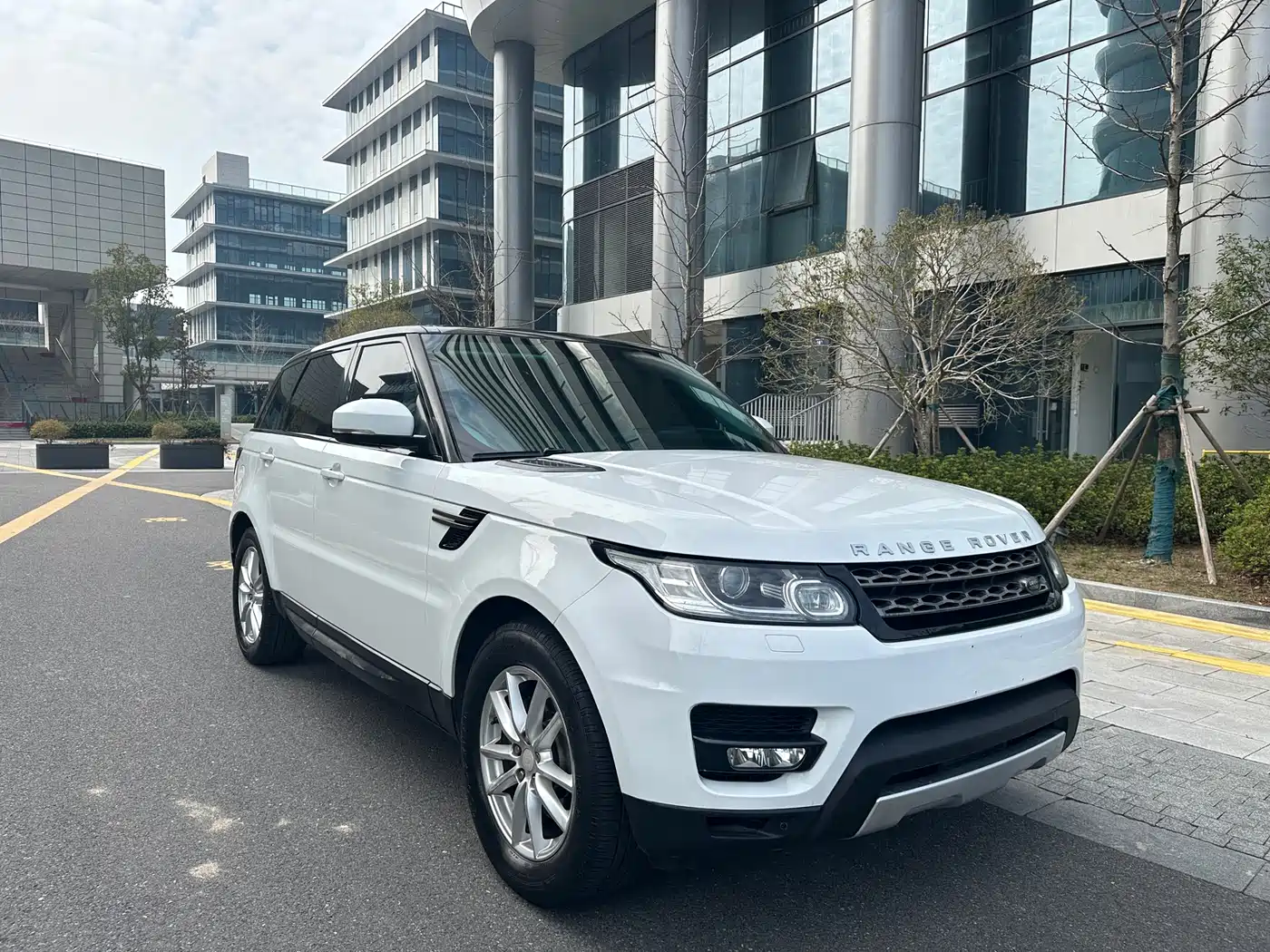 Land Rover Range Rover Sport 2015 3.0 SC V6 HSE DYNAMIC фото 3