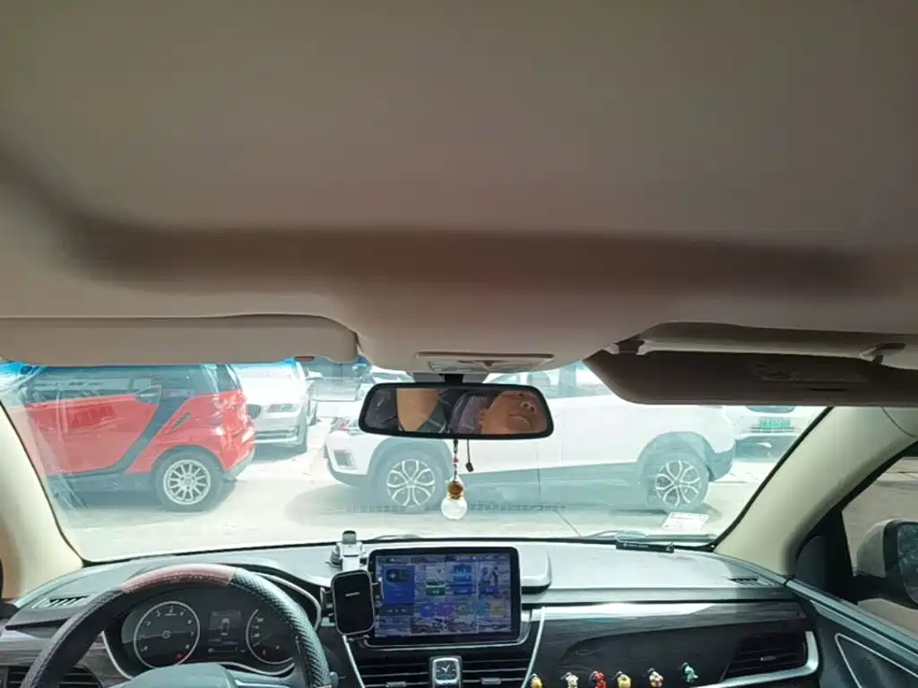 Baojun 560 2017 2017 1.5T Manual Comfort 7-seater
