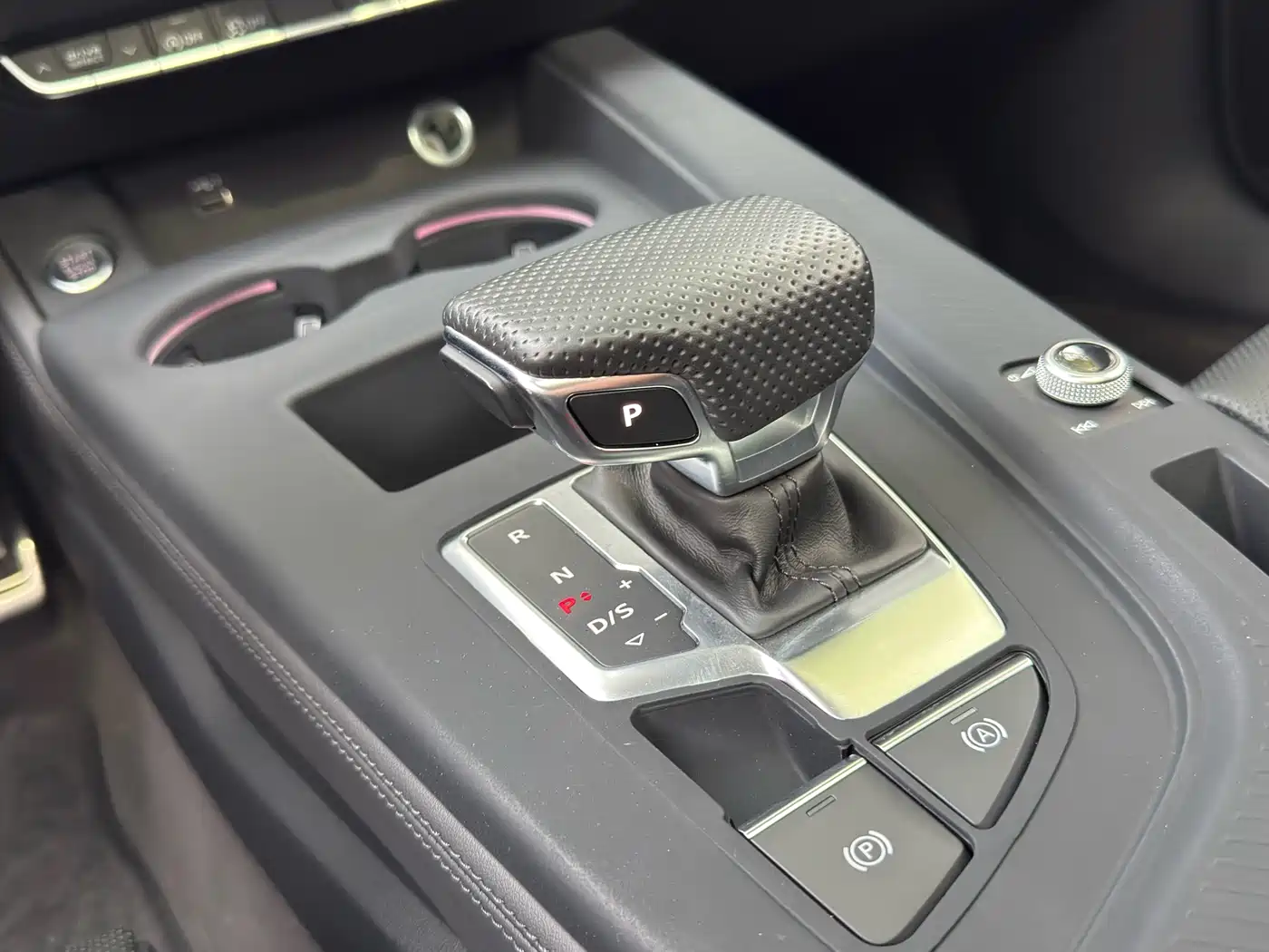 Audi A4L 2024 40 TFSI Luxury Dynamic фото 16