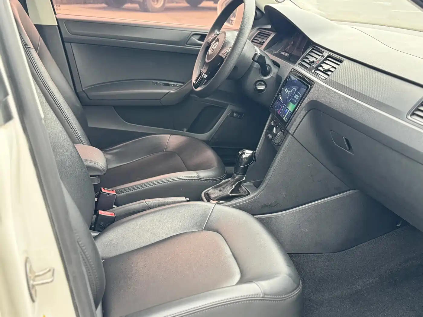 Volkswagen Santana 2015 1.6L Automatic Trend Edition фото 6