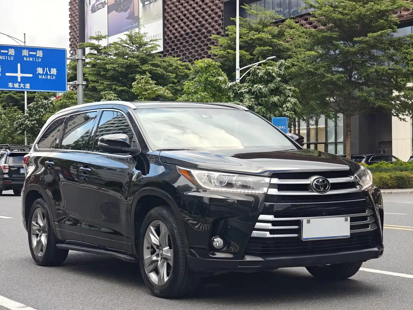 TOYOTA HIGHLANDER