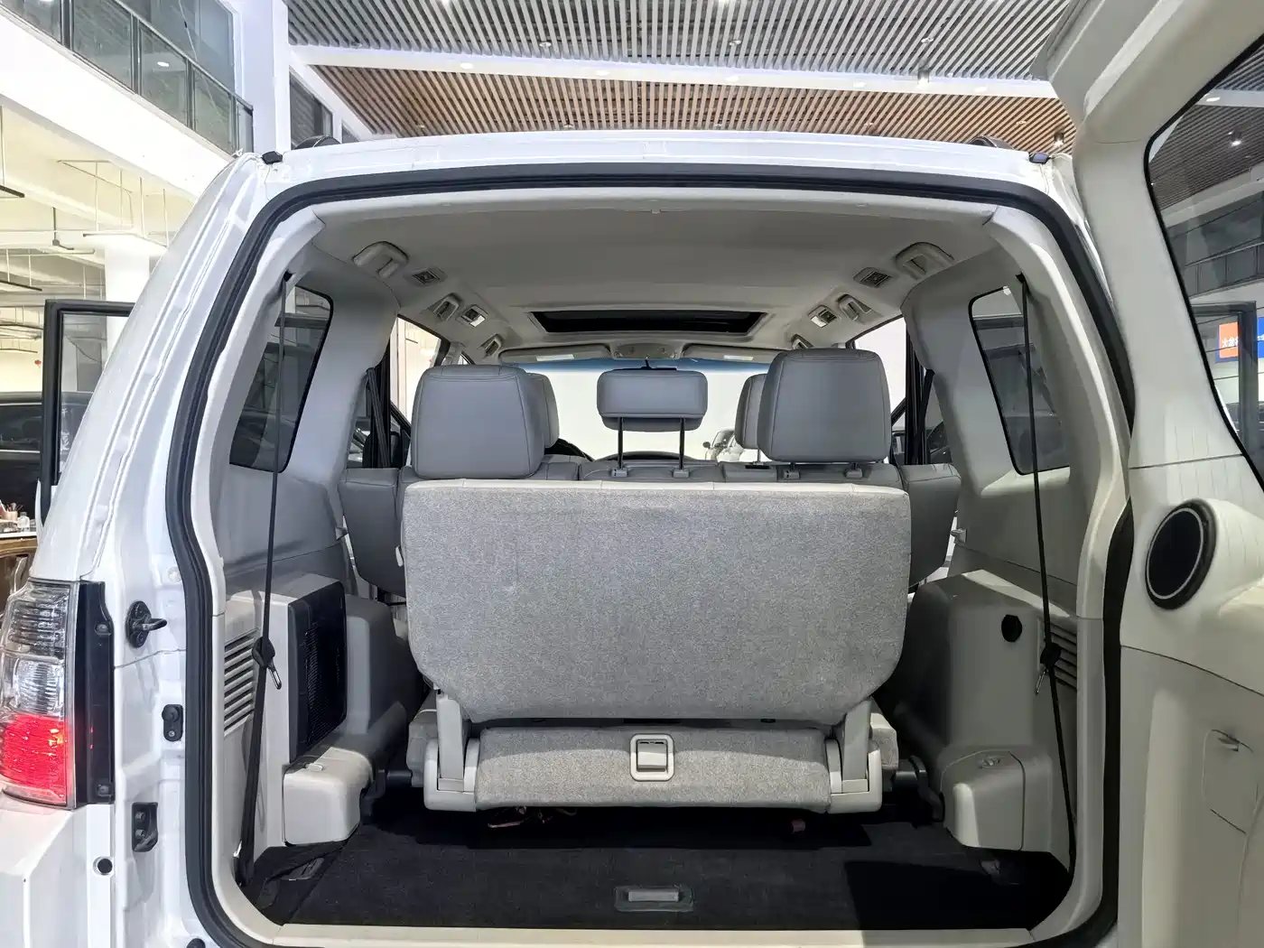 Mitsubishi Pajero (Import) 2019