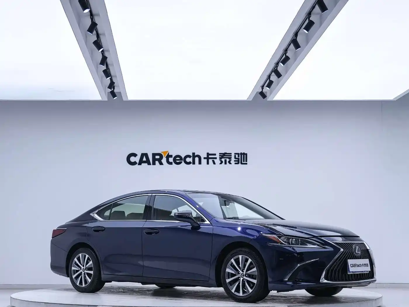 Lexus ES 2020 200 Excellence фото 10