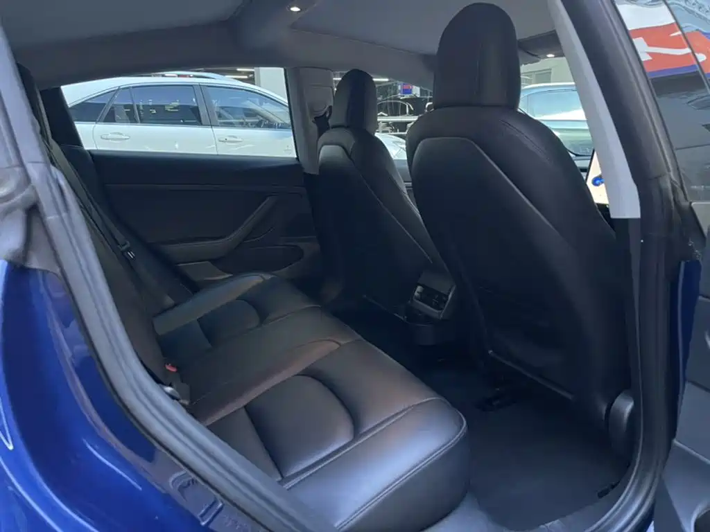 Фото 11 - Tesla Model 3