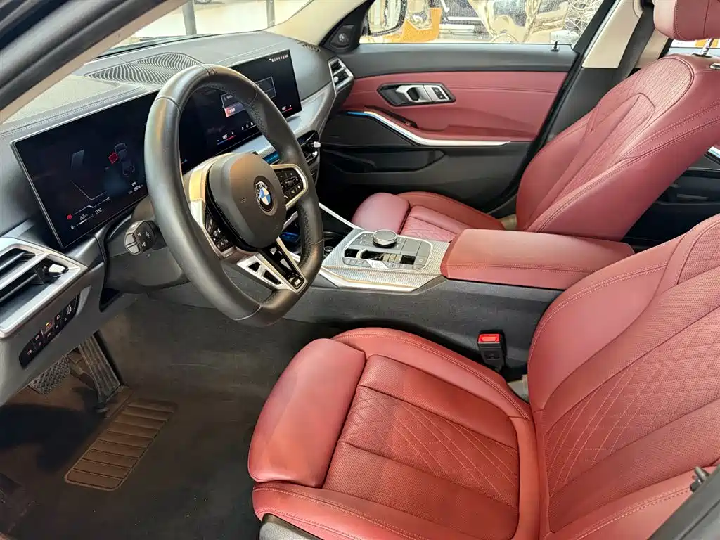 BMW 3 Series 2024 330Li M Sport Shadowline Package фото 9