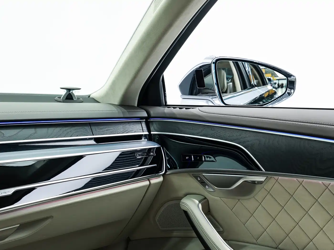 Фото 23 - Audi A8