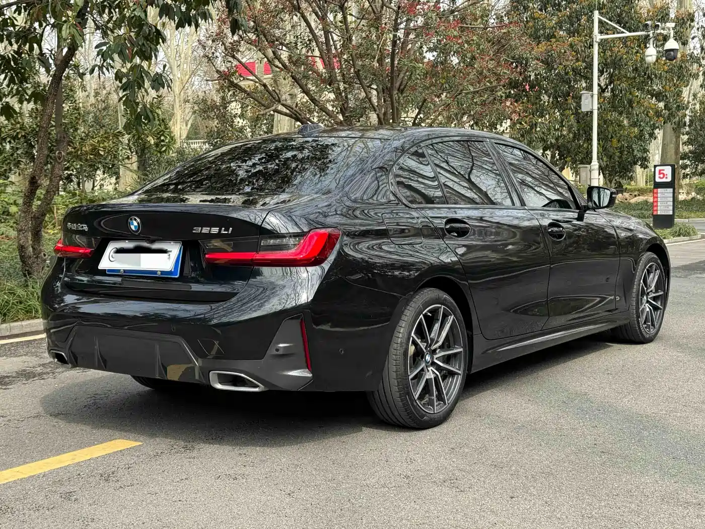 BMW 3 SERIES
