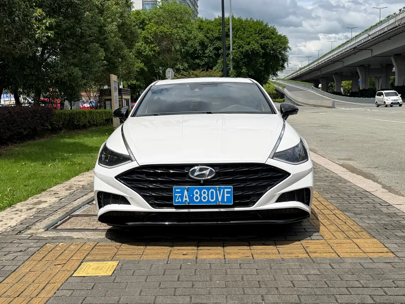 Фото 2 - Hyundai Sonata