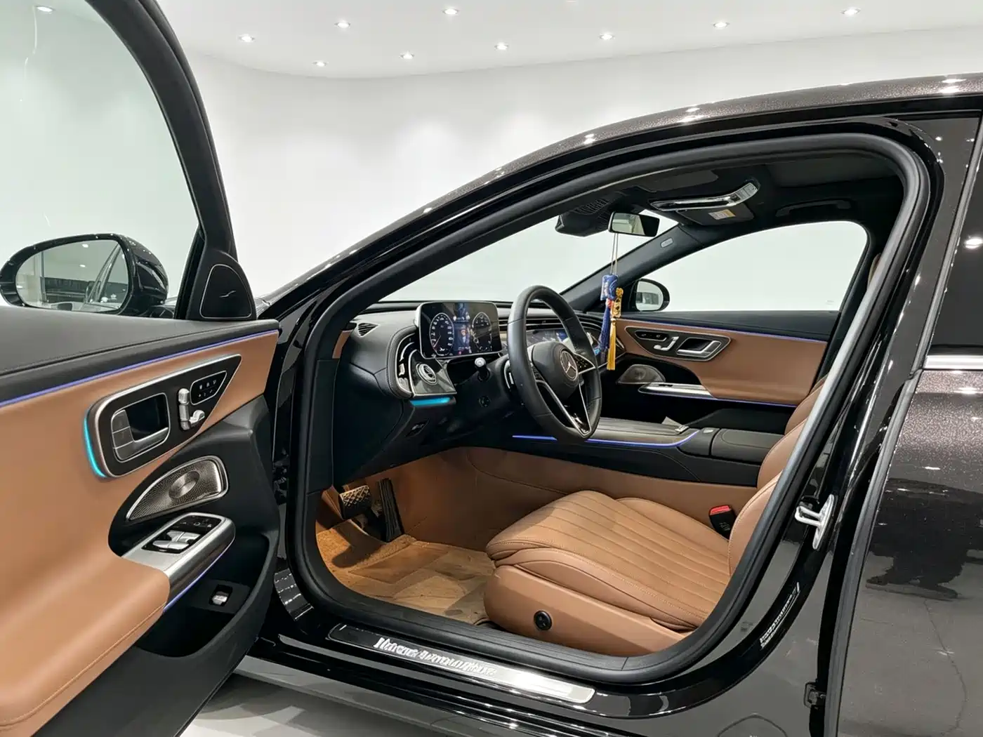 Mercedes-Benz E-Class 2025 E 300 L Luxury Sport фото 4