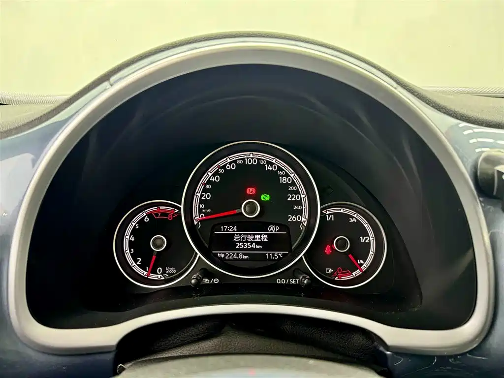 Volkswagen Beetle 2019 180TSI Classic Edition фото 10
