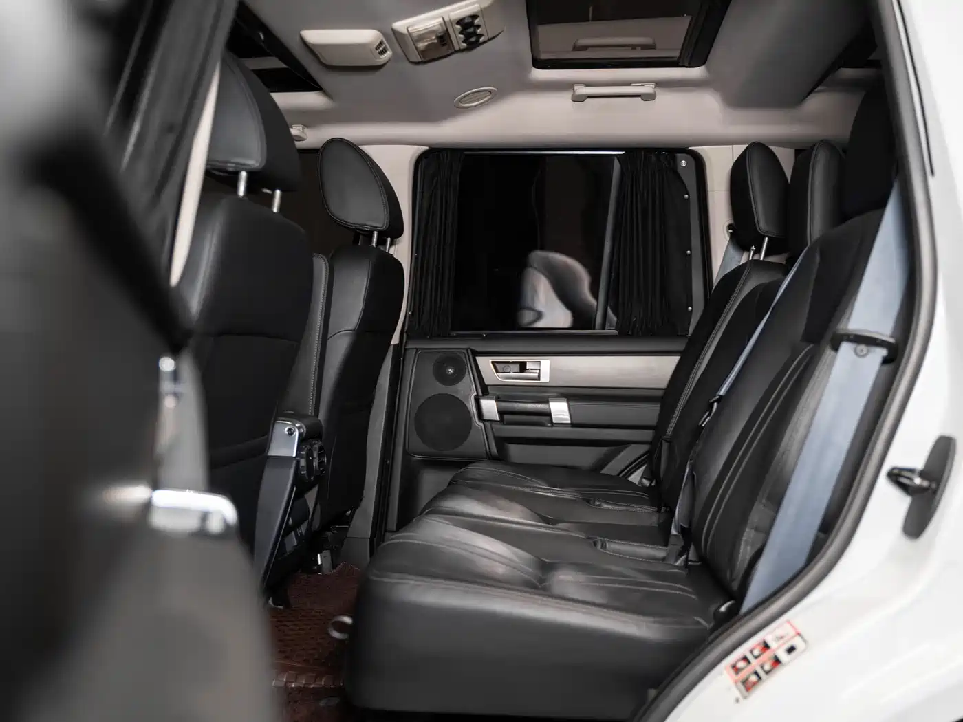 Land Rover Discovery 2016 3.0 SDV6 HSE Diesel фото 14