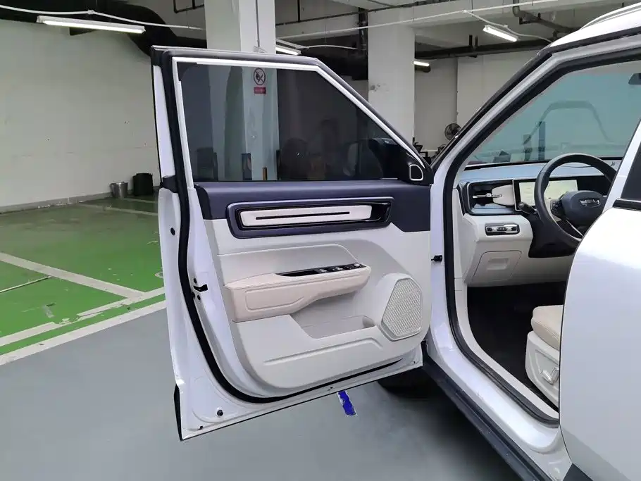 Фото 7 - Geely ICON