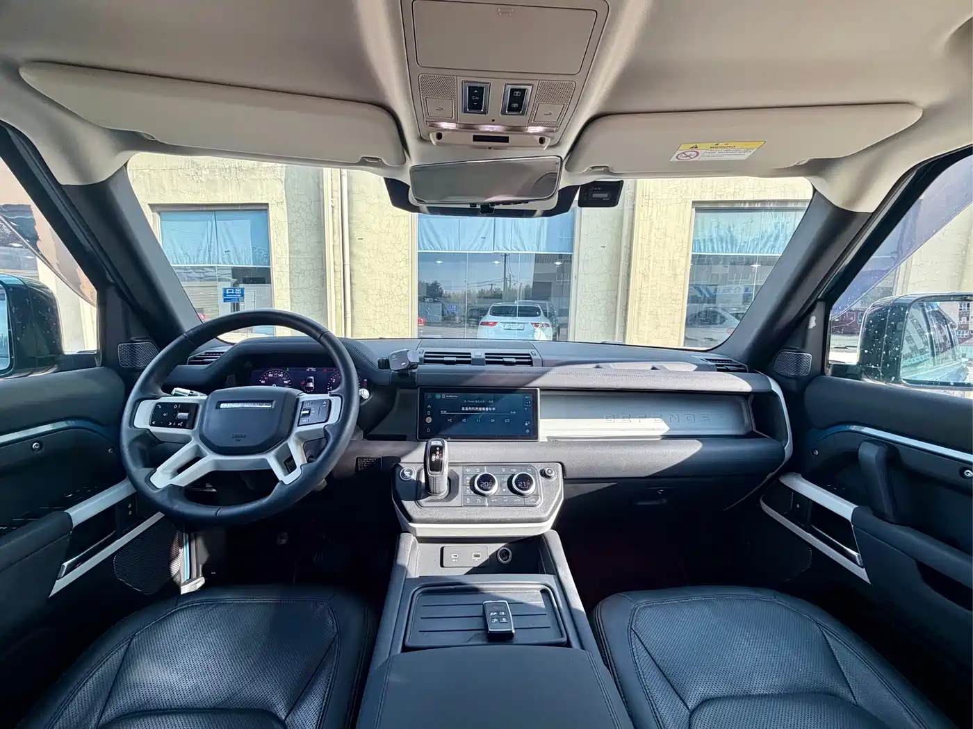 Land Rover Defender 2020 Model 110 P400 SE фото 9