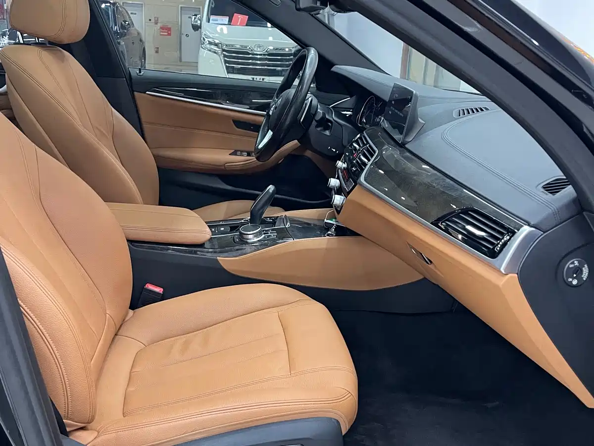 BMW 5 Series 2018 Facelift 530Li Leading M Sport Package фото 9
