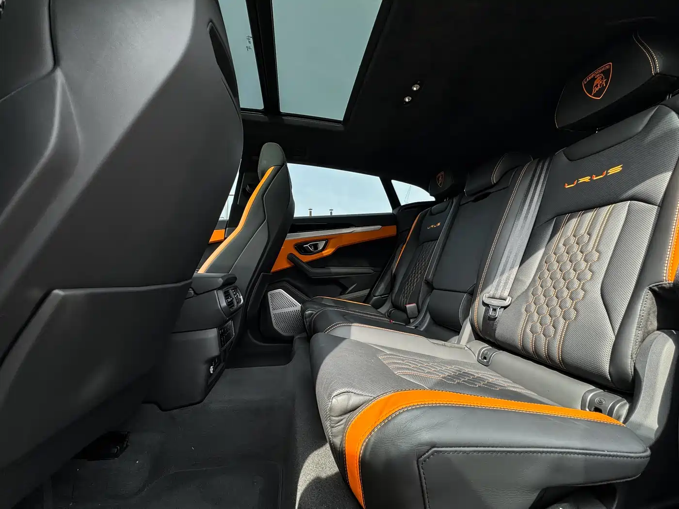 LAMBORGHINI URUS