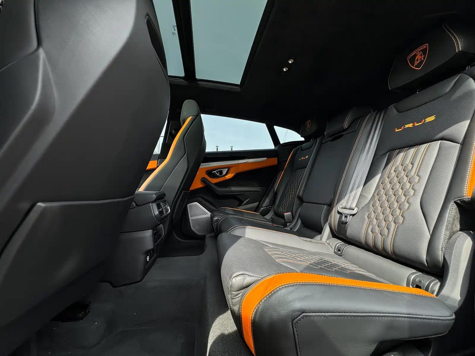 Фото 13 - Lamborghini Urus