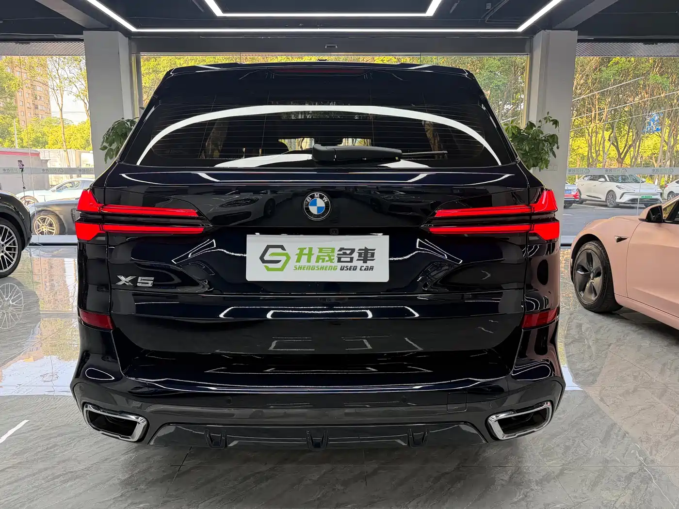 BMW X5 2023 xDrive 30Li Premium M Sport Black Night Package фото 8