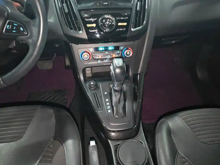 Фото 16 - Ford Focus